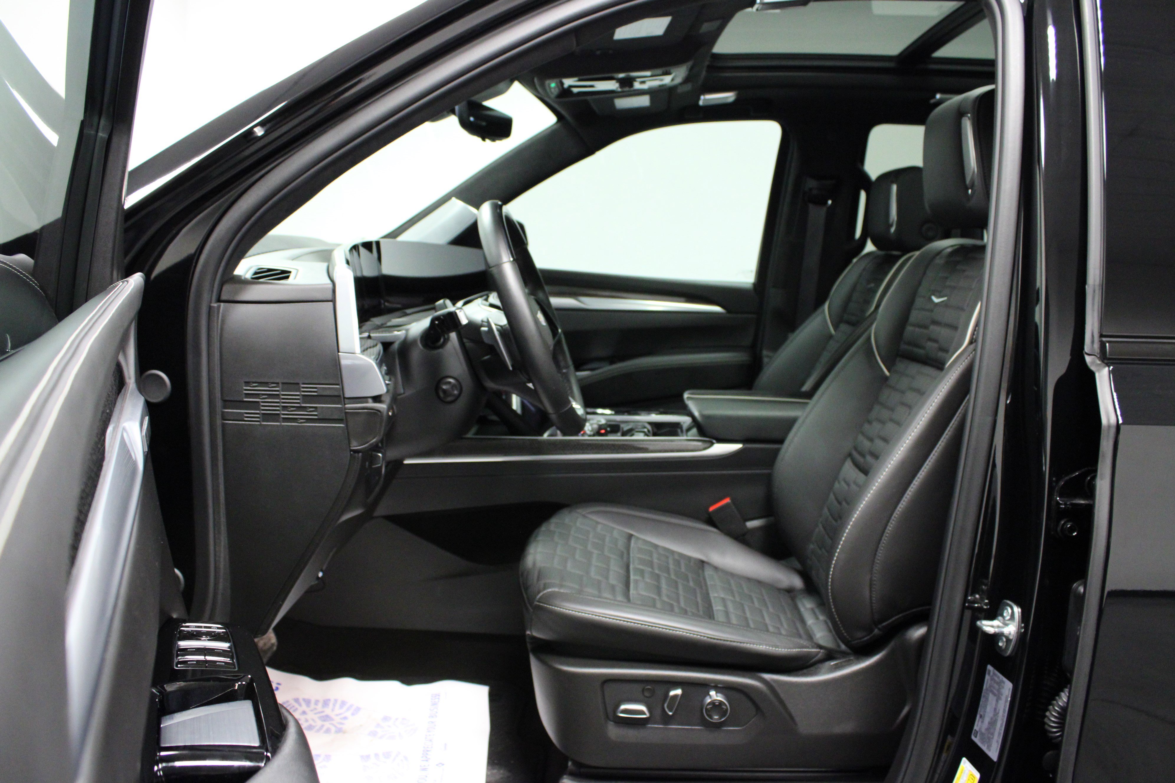 Used 2025 Cadillac Escalade V image 12