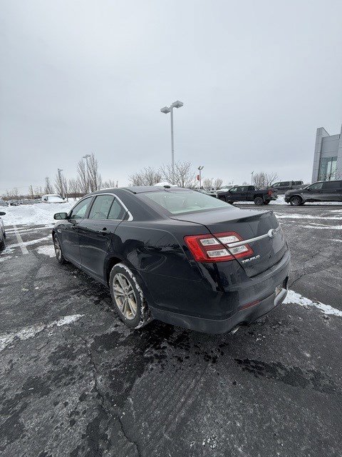 Used 2018 Ford Taurus SE image 10
