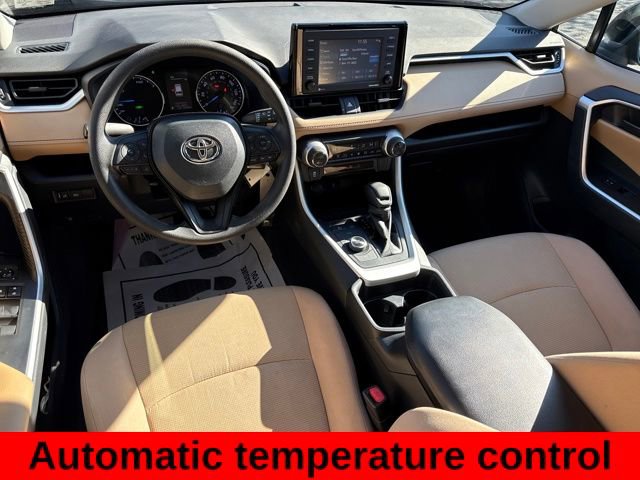 Used 2021 Toyota RAV4 LE image 16