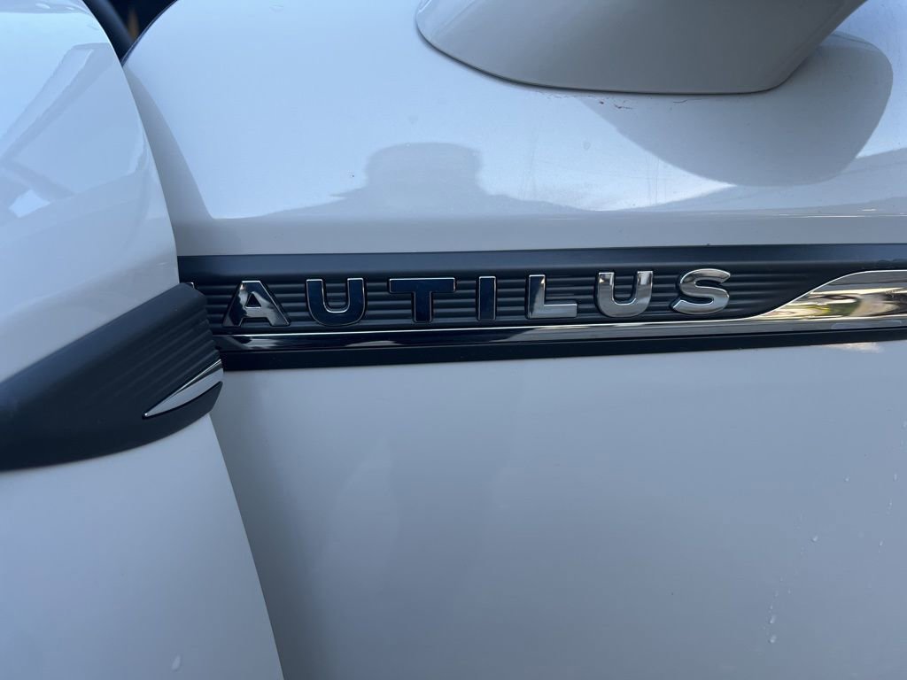 Used 2022 Lincoln Nautilus Reserve image 32