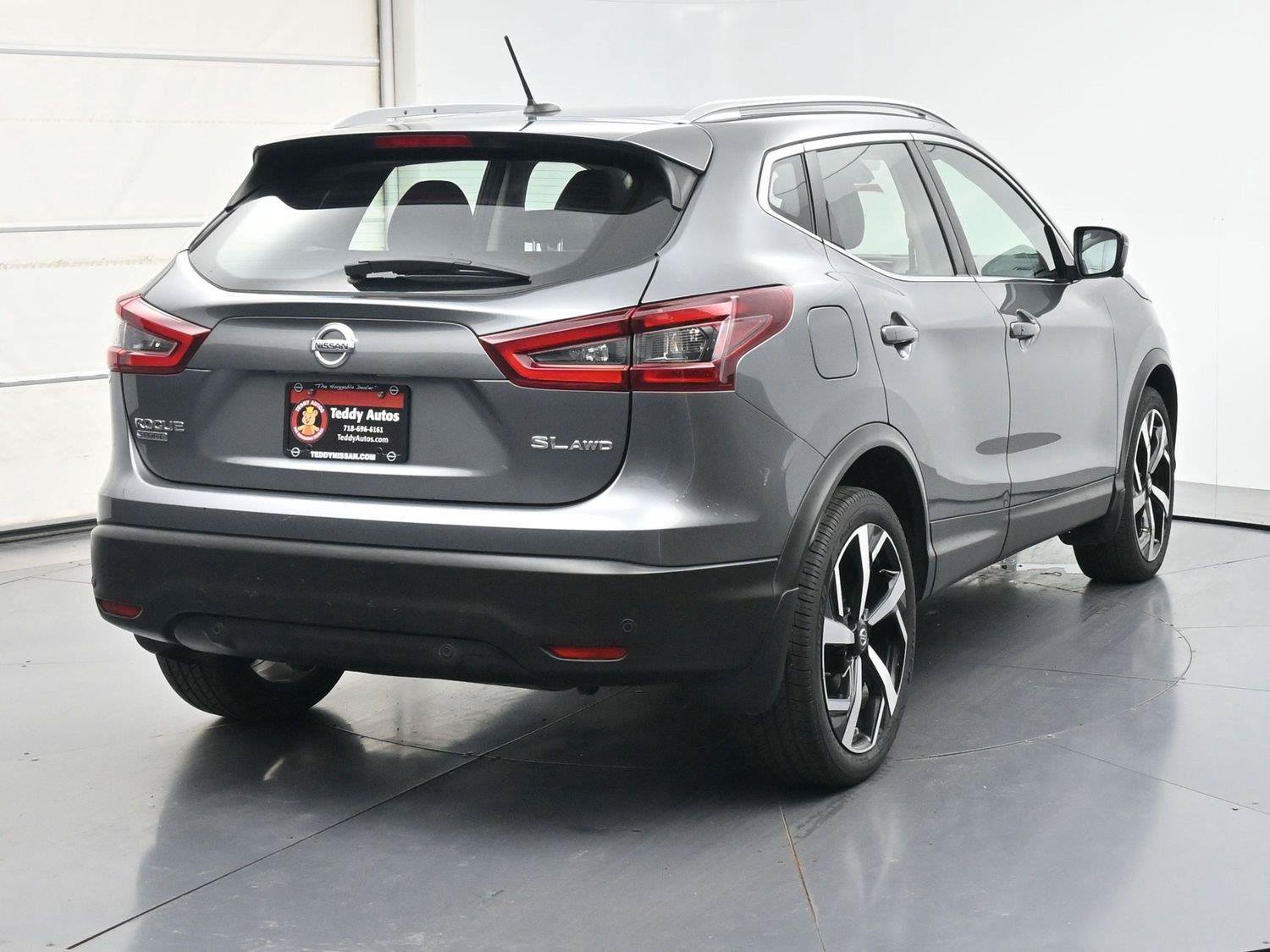 Certified 2021 Nissan Rogue Sport SL w/ Premium Package AWD/4WD image 24
