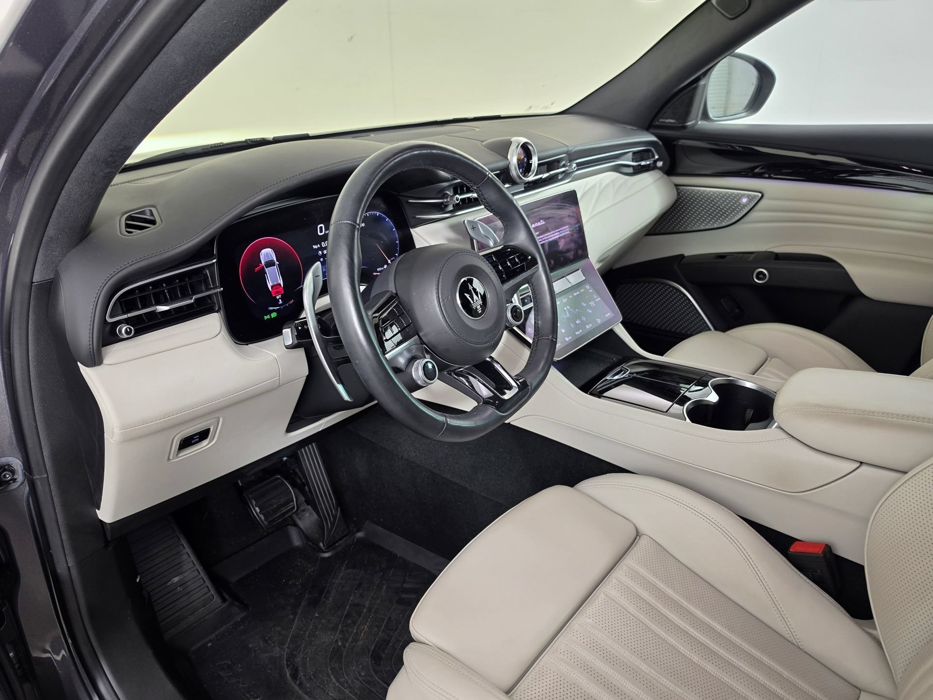 Used 2023 Maserati Grecale Modena AWD/4WD image 2
