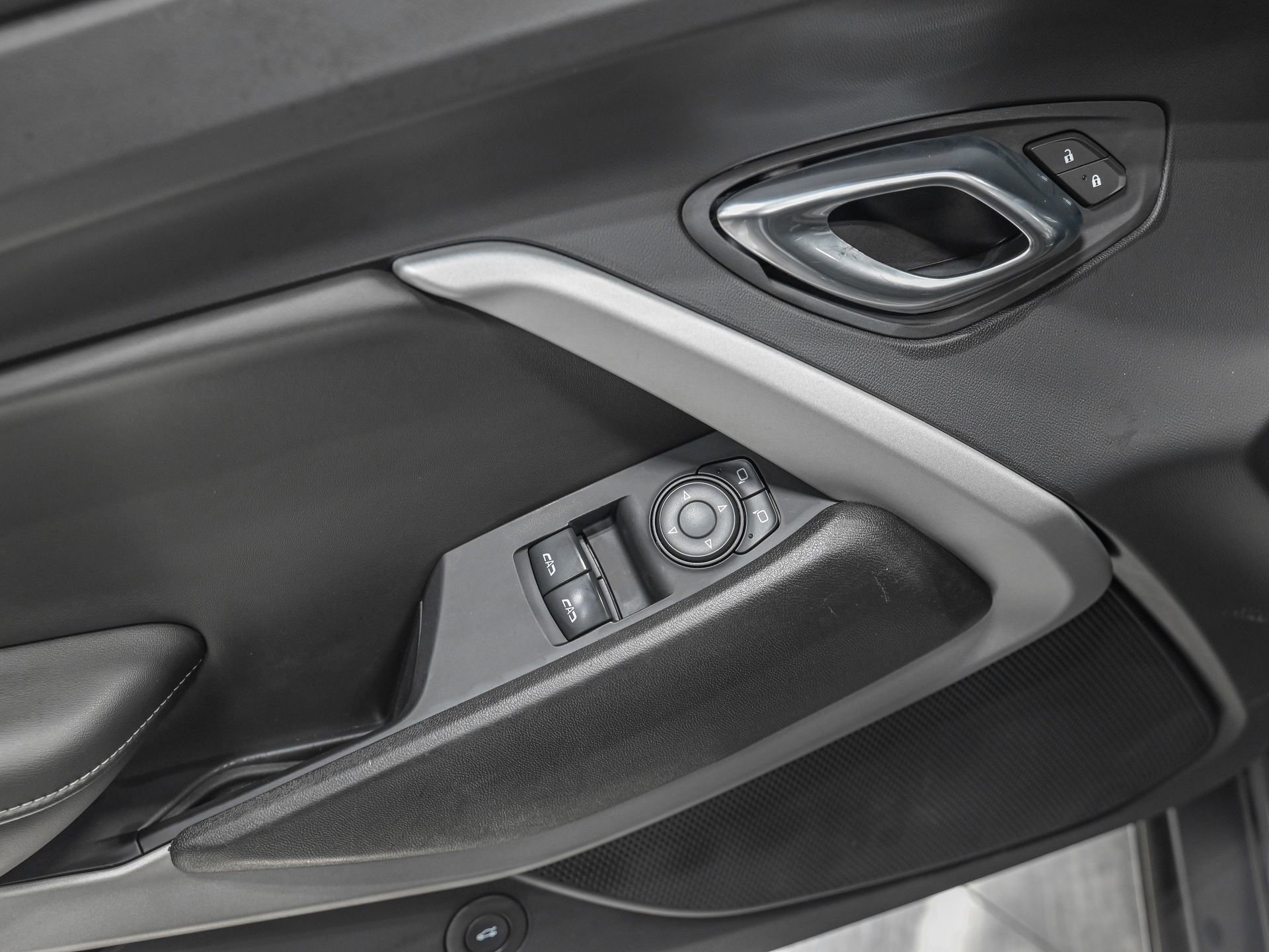 Used 2022 Chevrolet Camaro LT w/ RS Package image 13