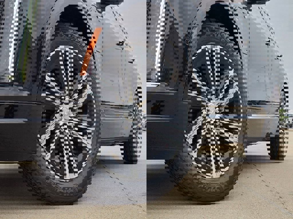 New 2026 Cadillac Lyriq Premium Luxury w/ LPO, Floor Liner Package image 8