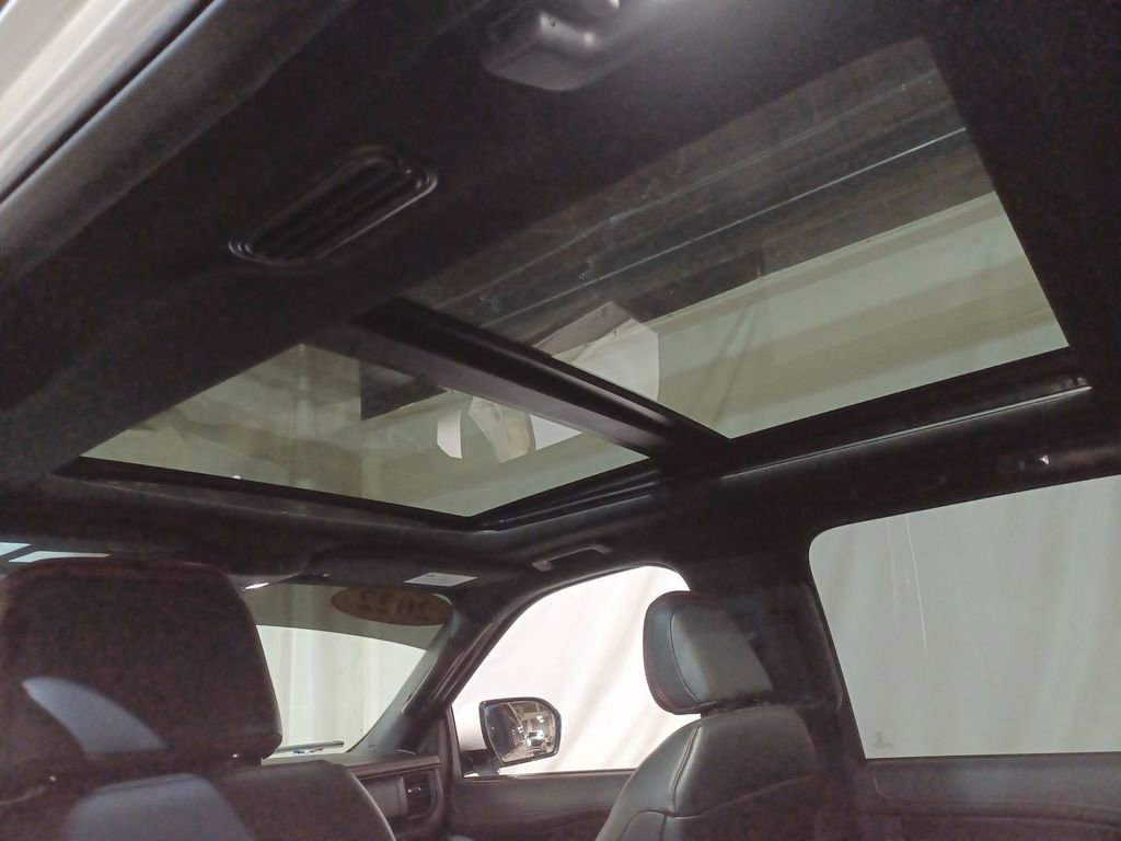 Used 2022 Ford Expedition Max Limited image 16