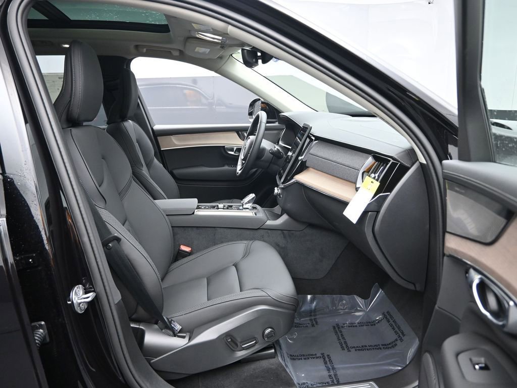 New 2026 Volvo XC90 B6 Plus w/ Protection Package Premier AWD/4WD image 28