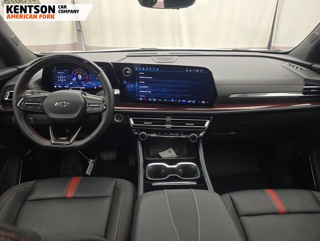 Used 2025 Chevrolet Traverse RS w/ LPO, Floor Liner Package image 6