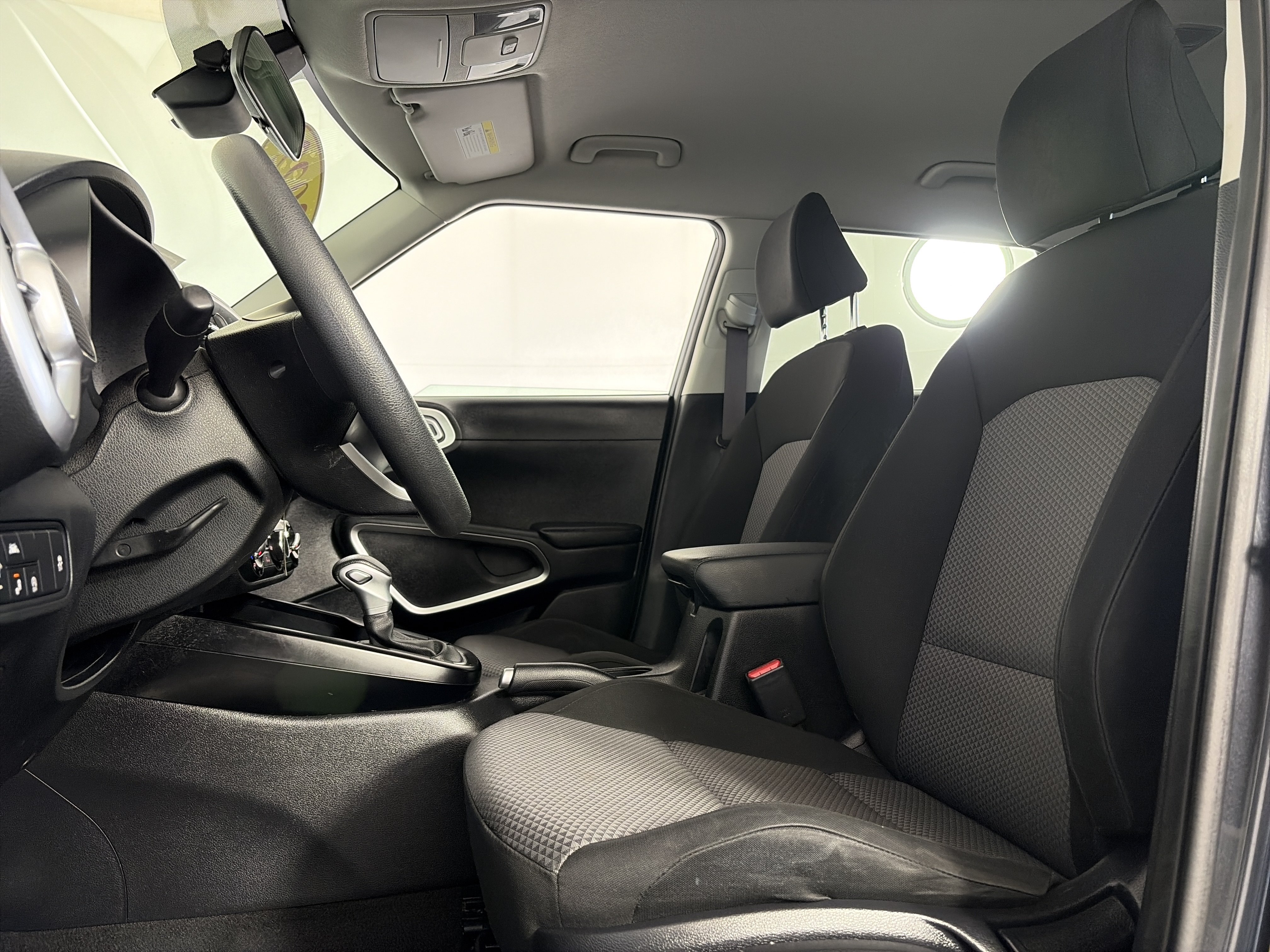 Certified 2022 Kia Soul LX w/ Technology Package FWD image 6