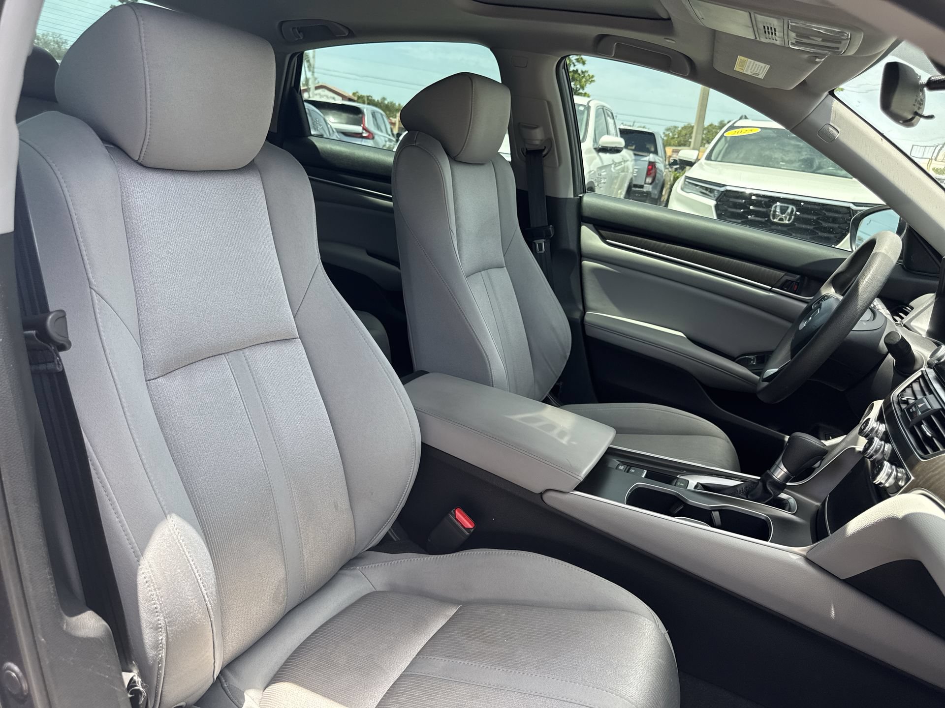 Used 2018 Honda Accord EX image 14