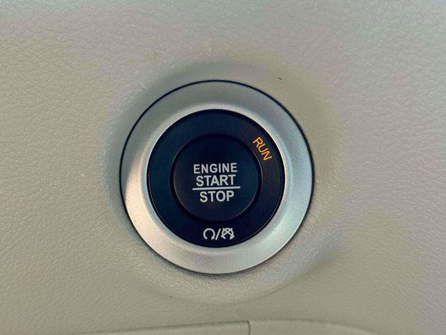 Certified 2023 Chrysler Pacifica Touring-L FWD image 25