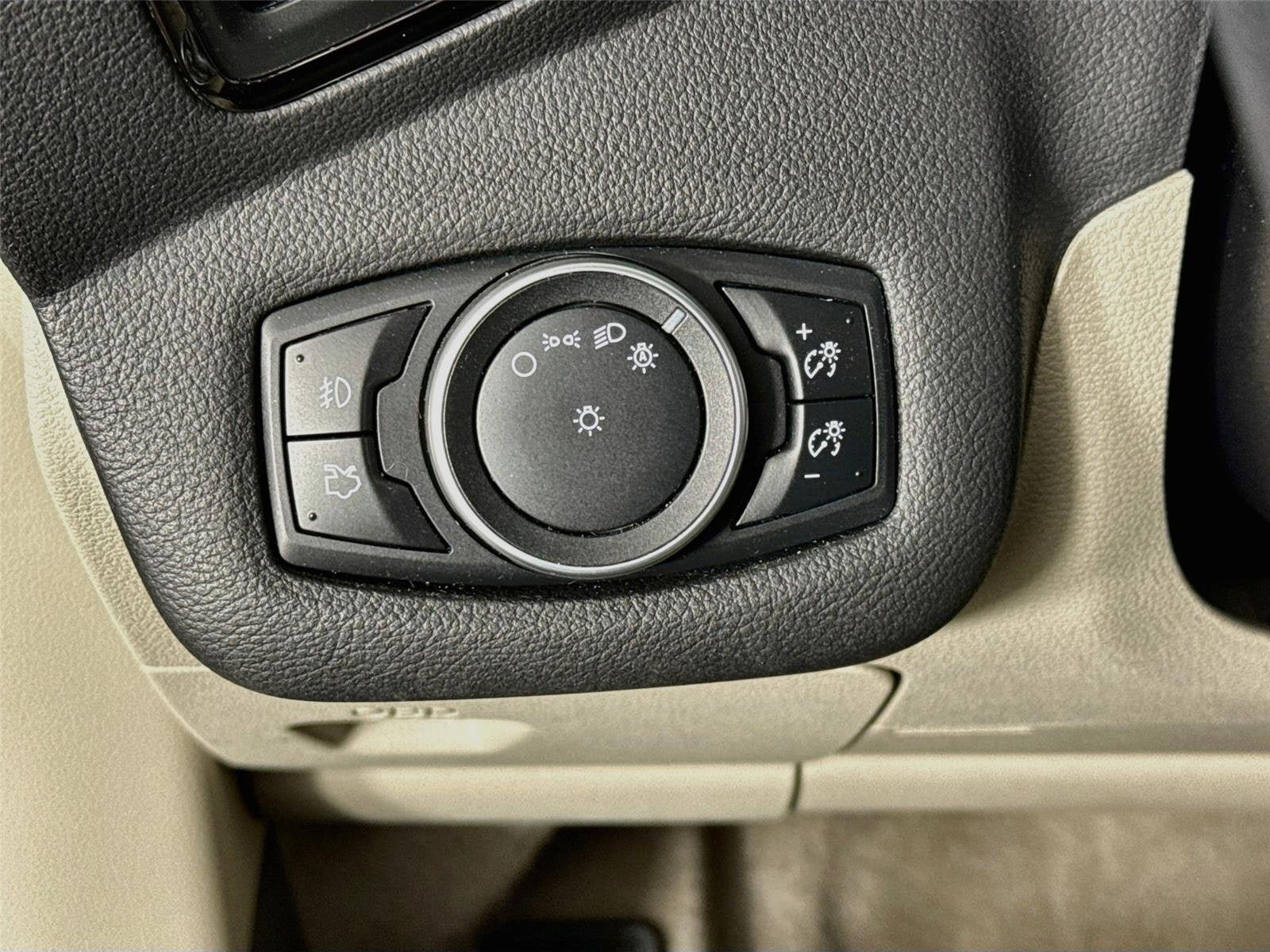 Used 2016 Ford Escape Titanium FWD image 9