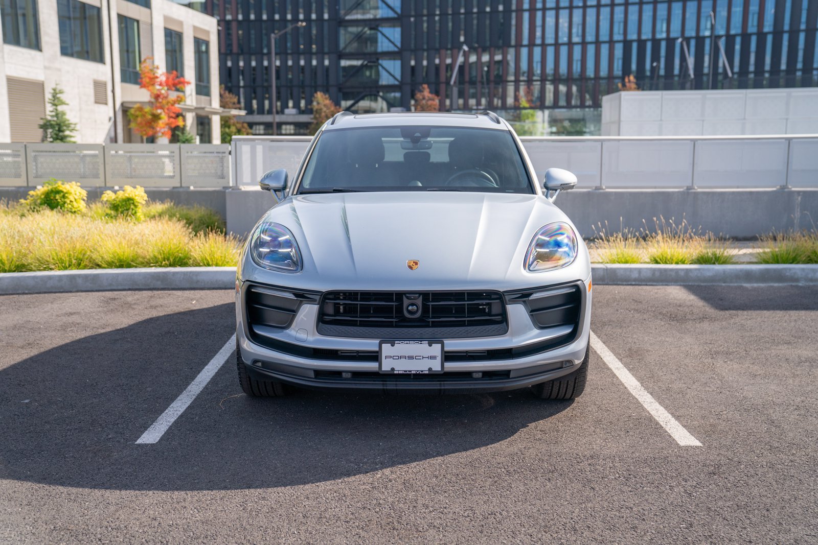 Certified 2026 Porsche Macan AWD/4WD image 6