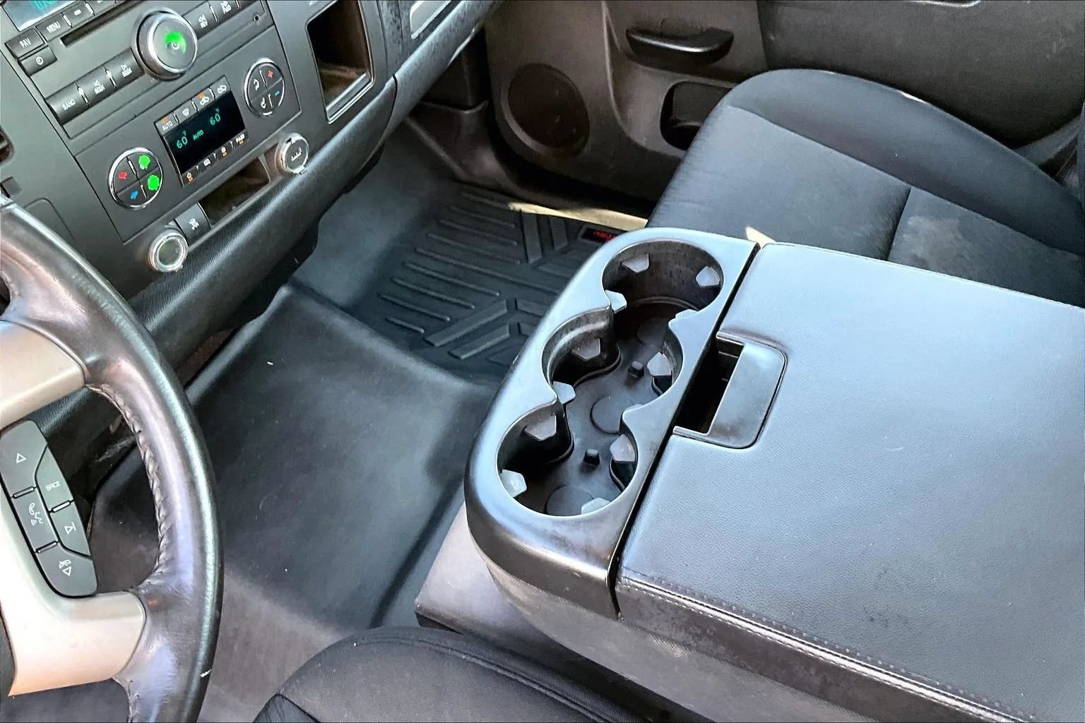 Used 2010 Chevrolet Silverado 2500 LT w/ Interior Plus Package AWD/4WD image 16