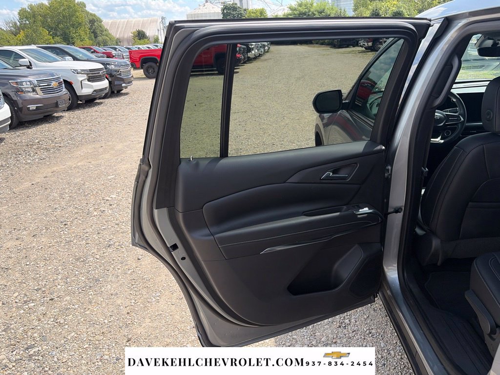 Used 2026 Chevrolet Traverse LT w/ Midnight/Sport Edition AWD/4WD image 18