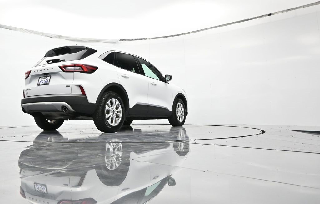 Used 2023 Ford Escape Active image 39