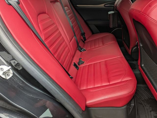 Used 2023 Alfa Romeo Stelvio Veloce image 17