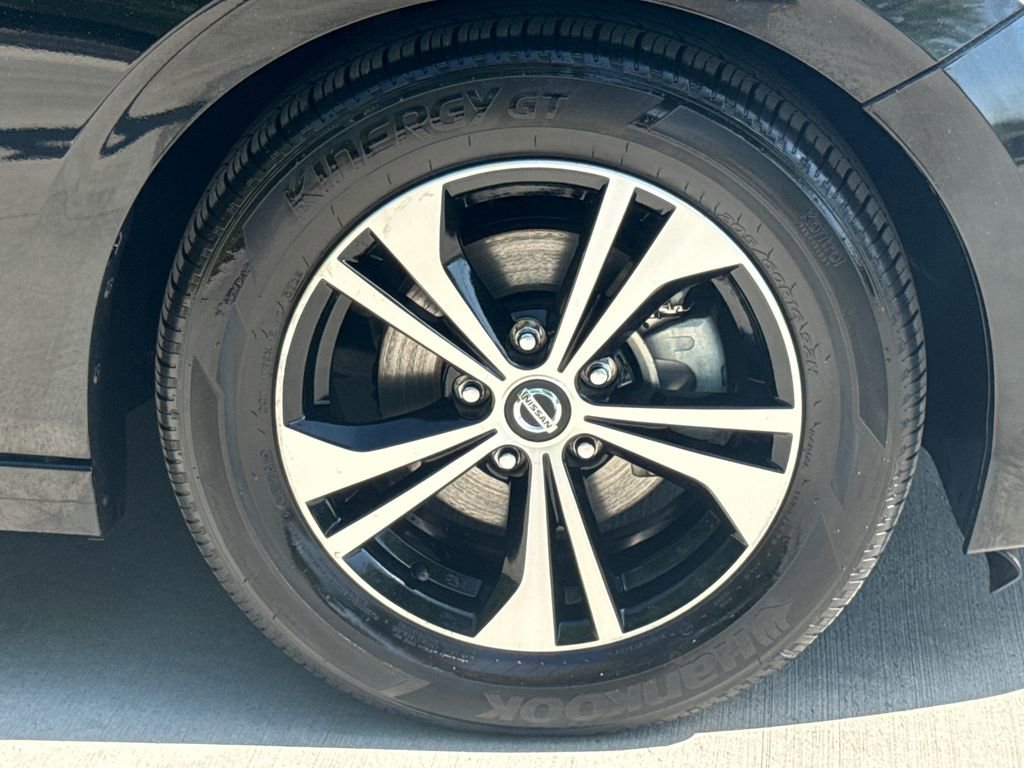 Used 2023 Nissan Sentra SV FWD image 11