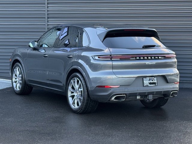 Used 2025 Porsche Cayenne image 3