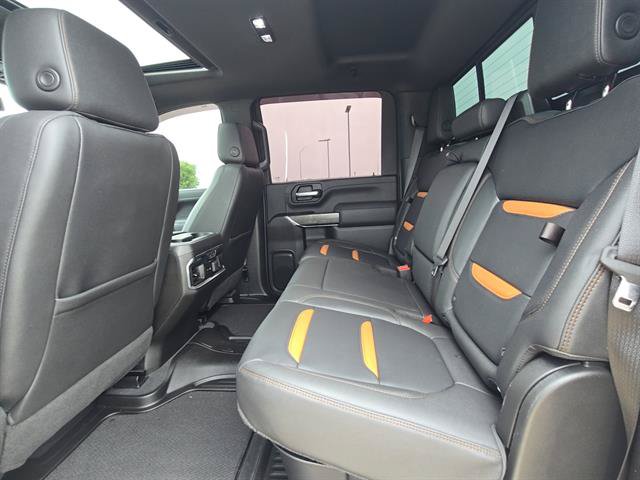 Used 2023 GMC Sierra 2500 AT4 w/ AT4 Preferred Package AWD/4WD image 18