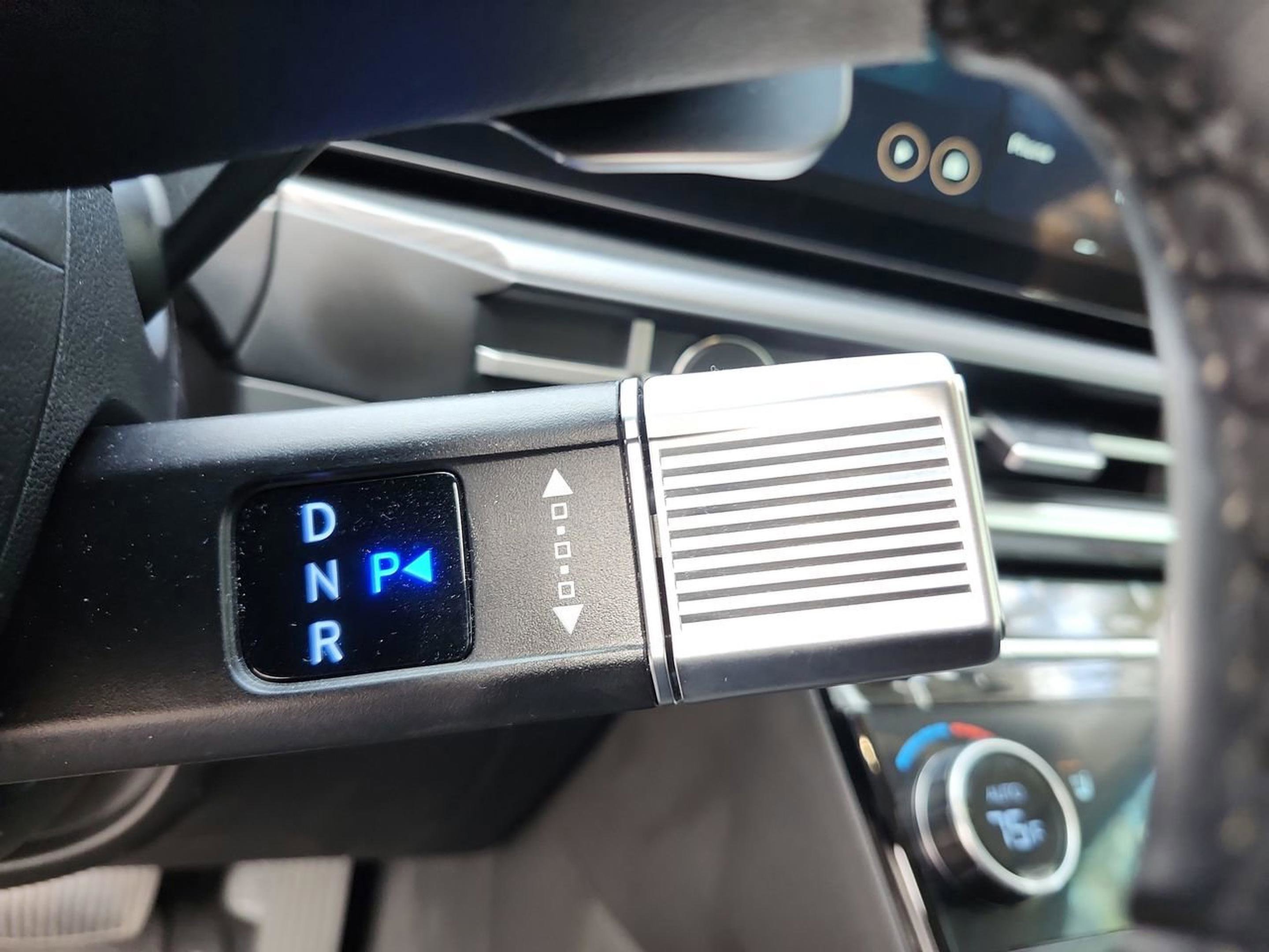 Certified 2025 Hyundai Santa Fe SEL image 15