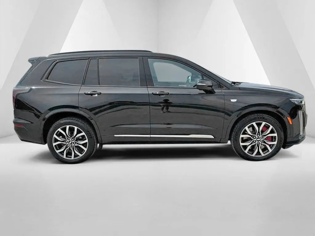 Used 2024 Cadillac XT6 Sport w/ Platinum Package AWD/4WD image 8