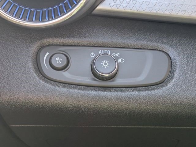 Certified 2025 Chevrolet Trax LT w/ LT Convenience Package image 26