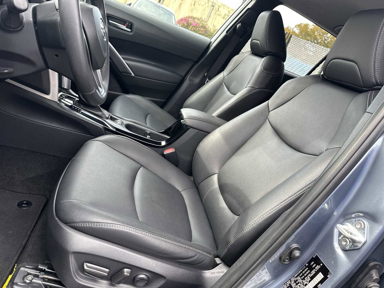 Used 2024 Toyota Corolla Cross XLE FWD image 9