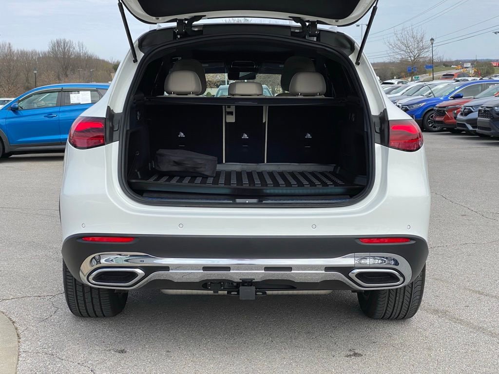 Used 2025 Mercedes-Benz GLC 350e 4MATIC image 7