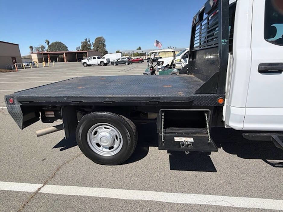 Used 2022 Ford F250 XL w/ Power Equipment Group image 9