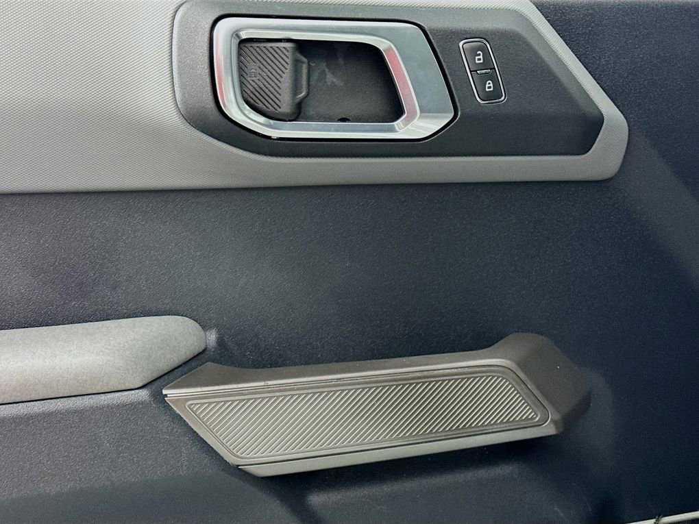 Used 2023 Ford Bronco Everglades image 19