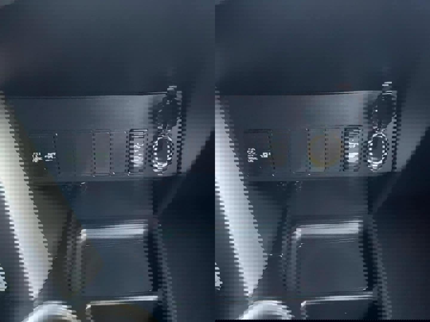 Used 2014 Toyota RAV4 LE image 9