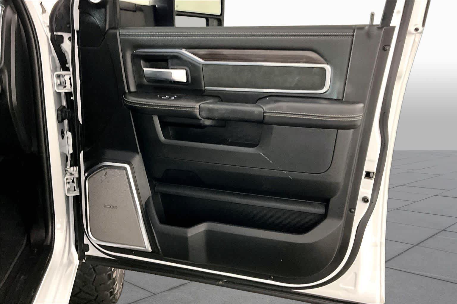 Used 2026 RAM 3500 Laramie AWD/4WD image 21