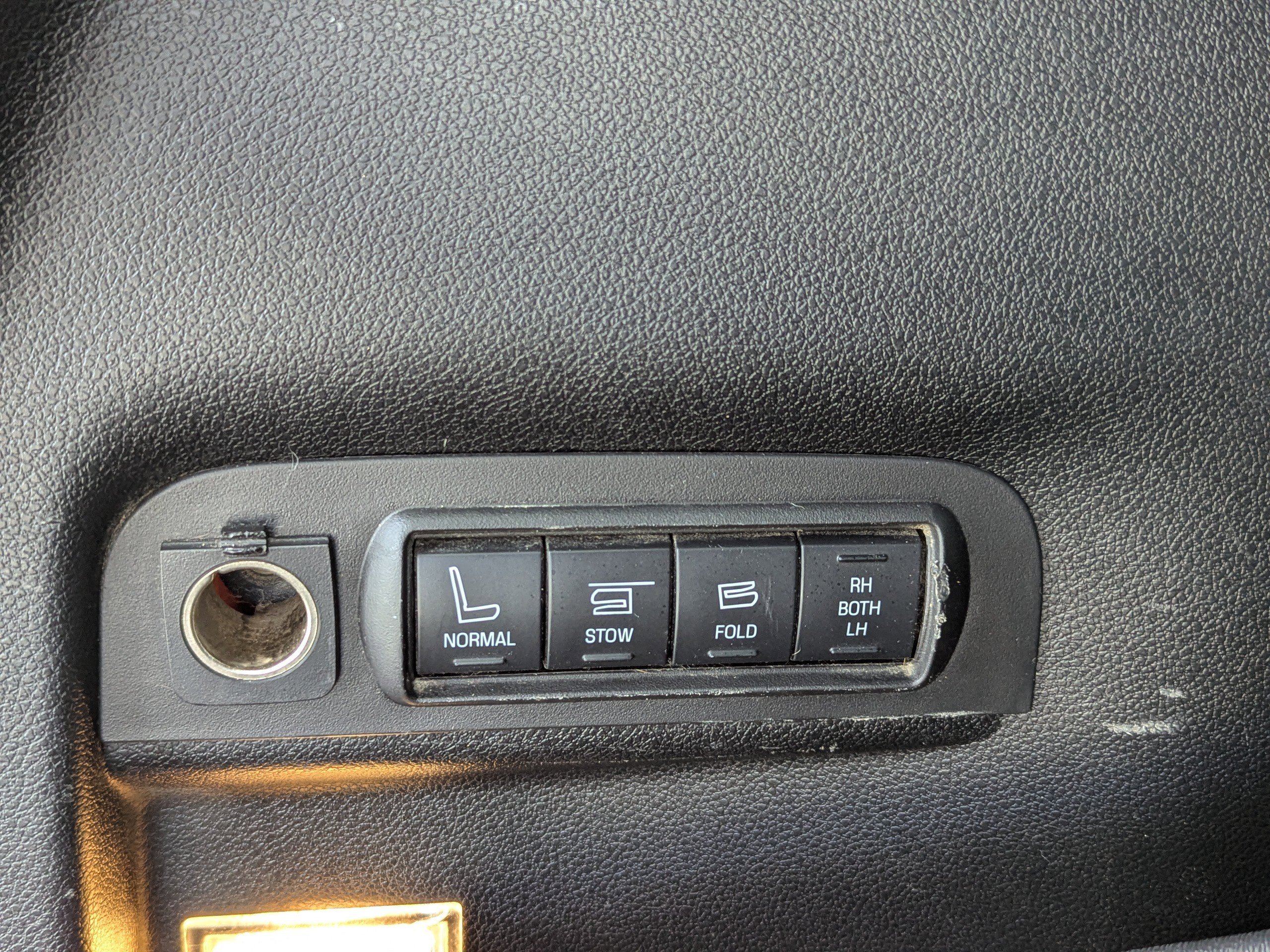 Used 2017 Ford Explorer Limited w/ Class II Trailer Tow Package image 17