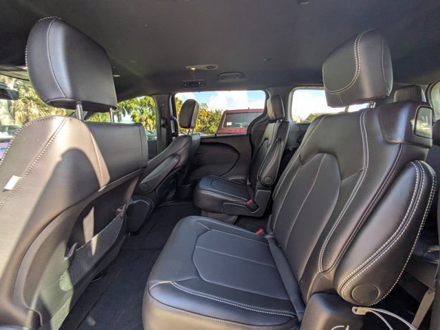 New 2026 Chrysler Voyager LX FWD image 12