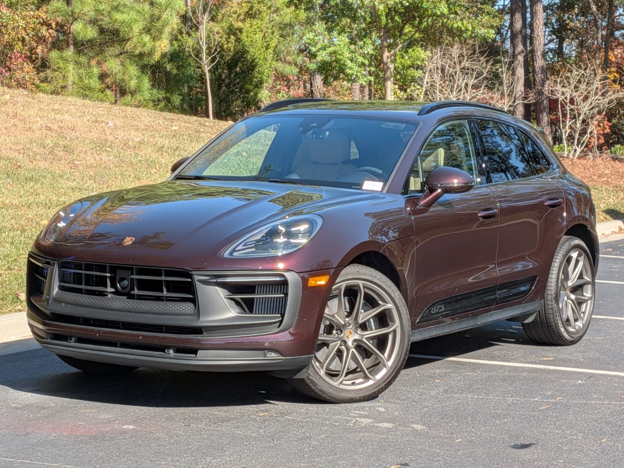 Used 2025 Porsche Macan GTS AWD/4WD image 1