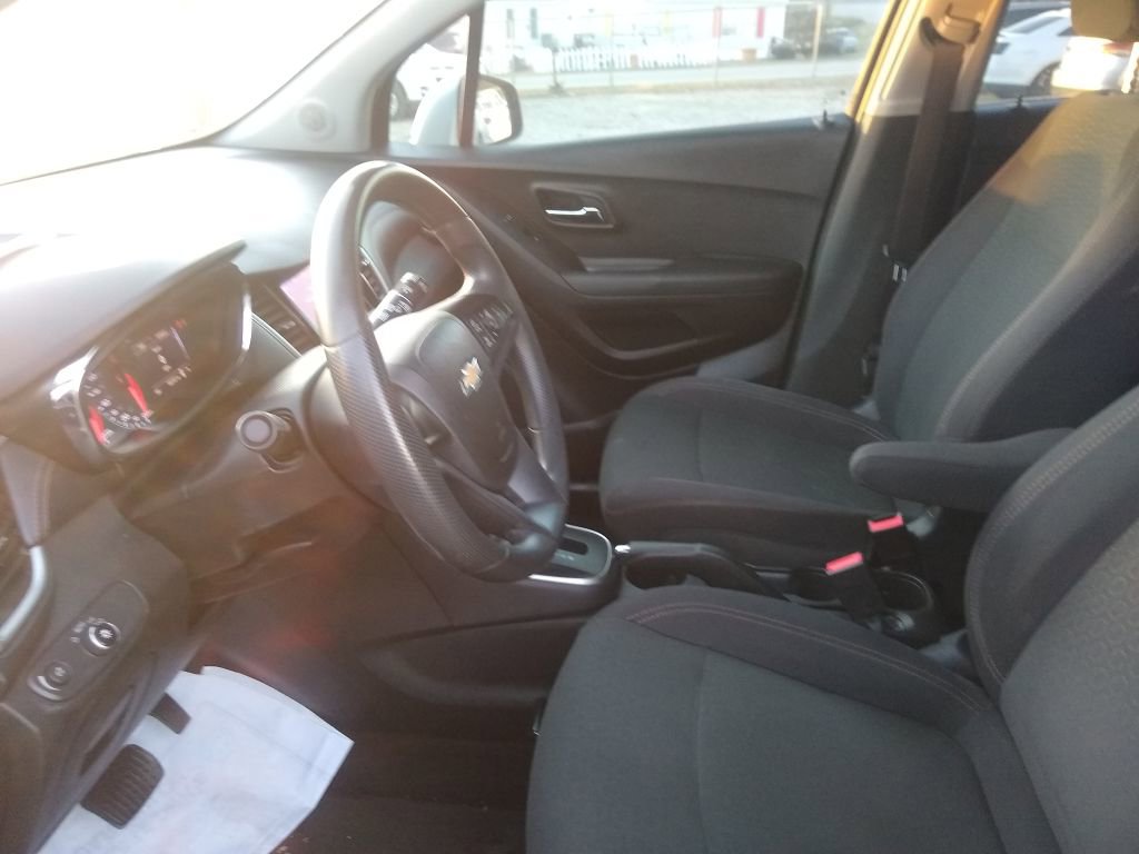 Used 2018 Chevrolet Trax LS image 9