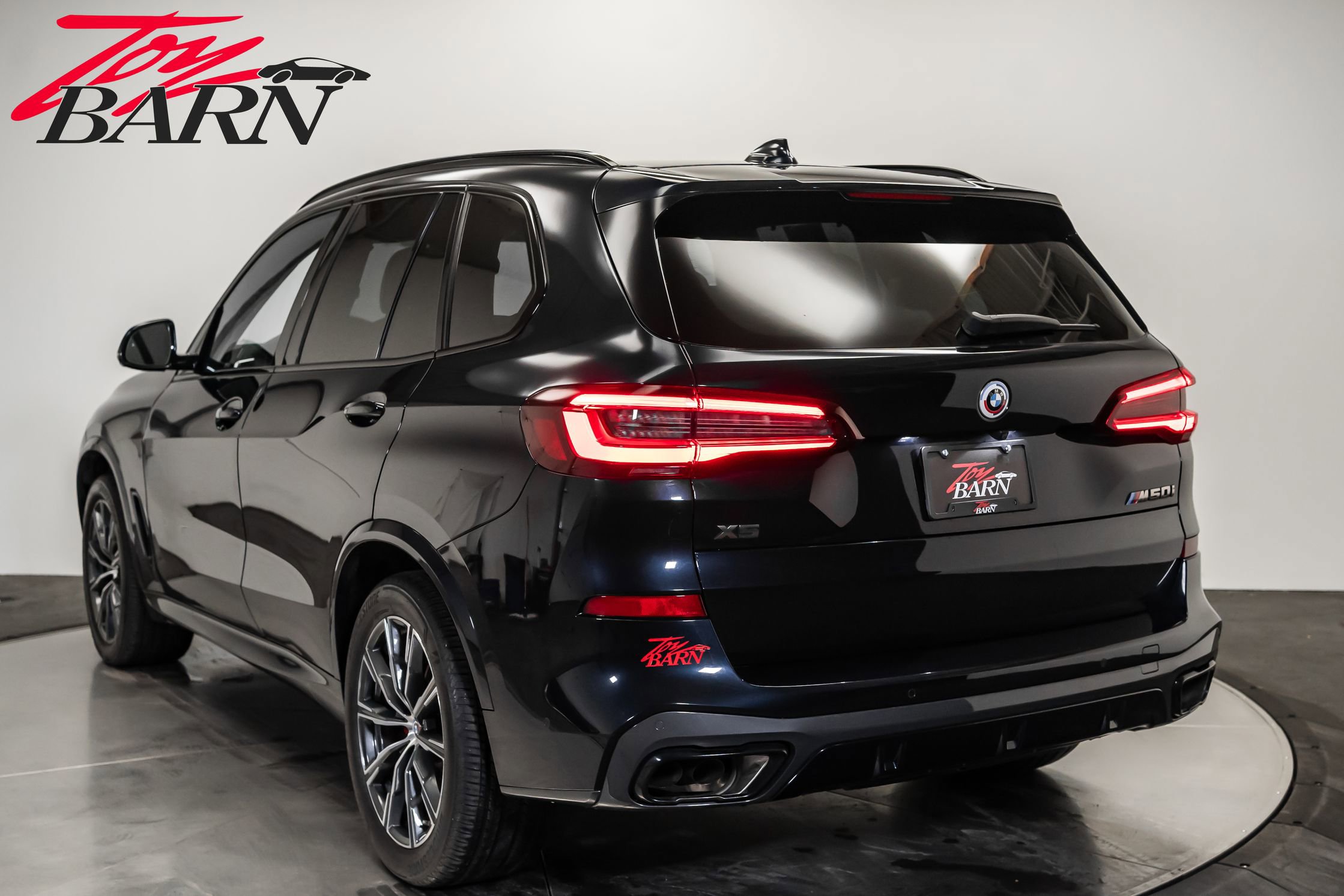 Used 2023 BMW X5 M50i w/ Executive Package image 11