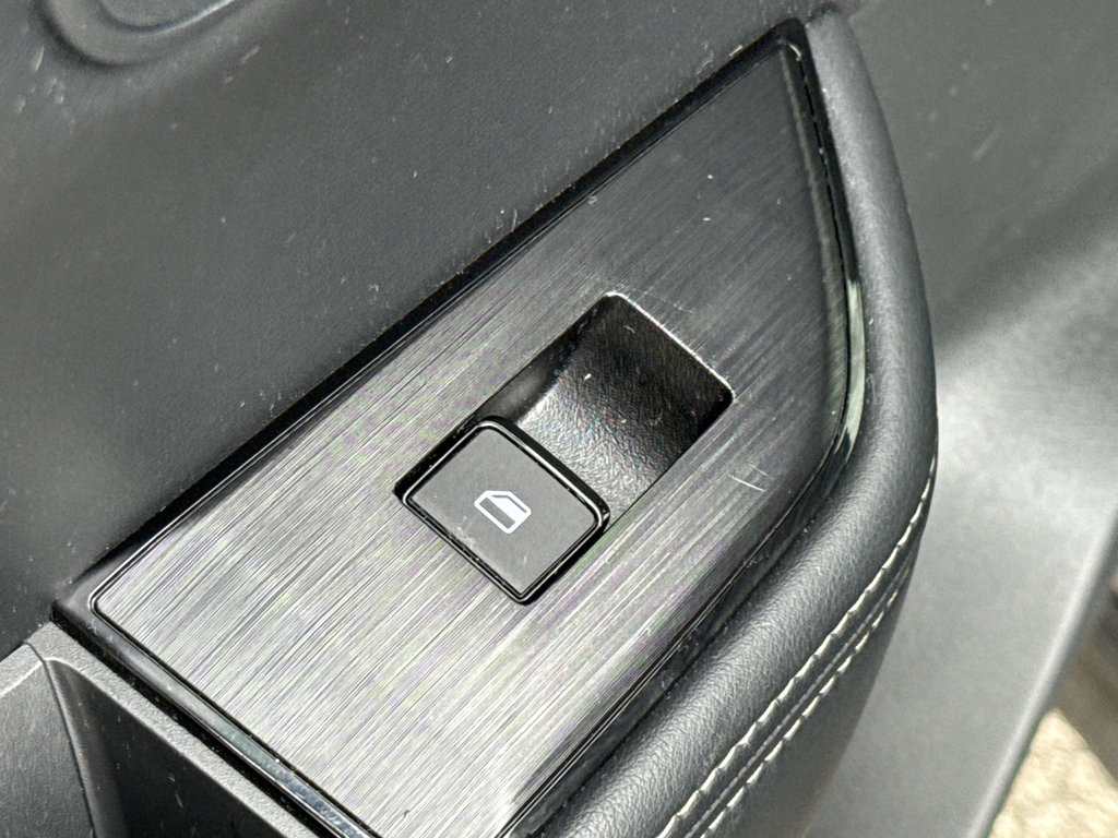 Certified 2025 Nissan Rogue SV AWD/4WD image 30