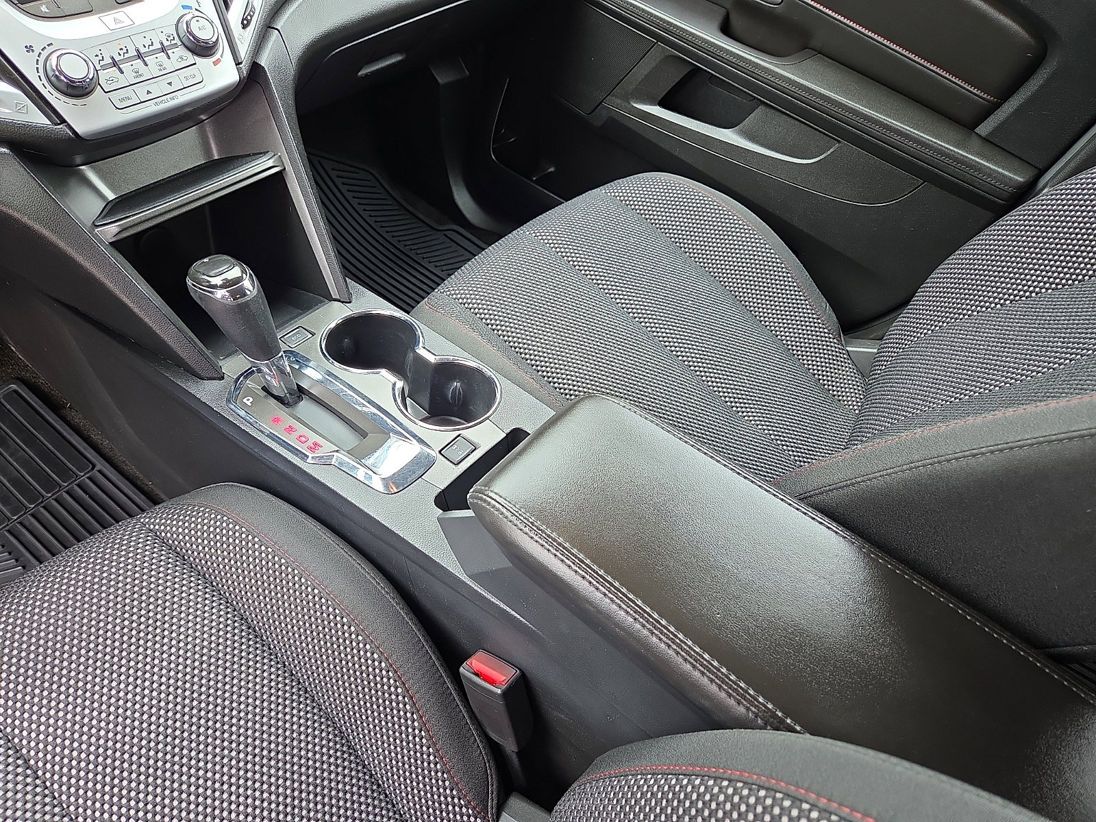 Used 2017 GMC Terrain SLE FWD image 25
