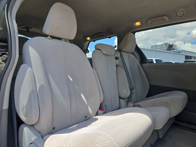 Used 2014 Toyota Sienna LE FWD image 18