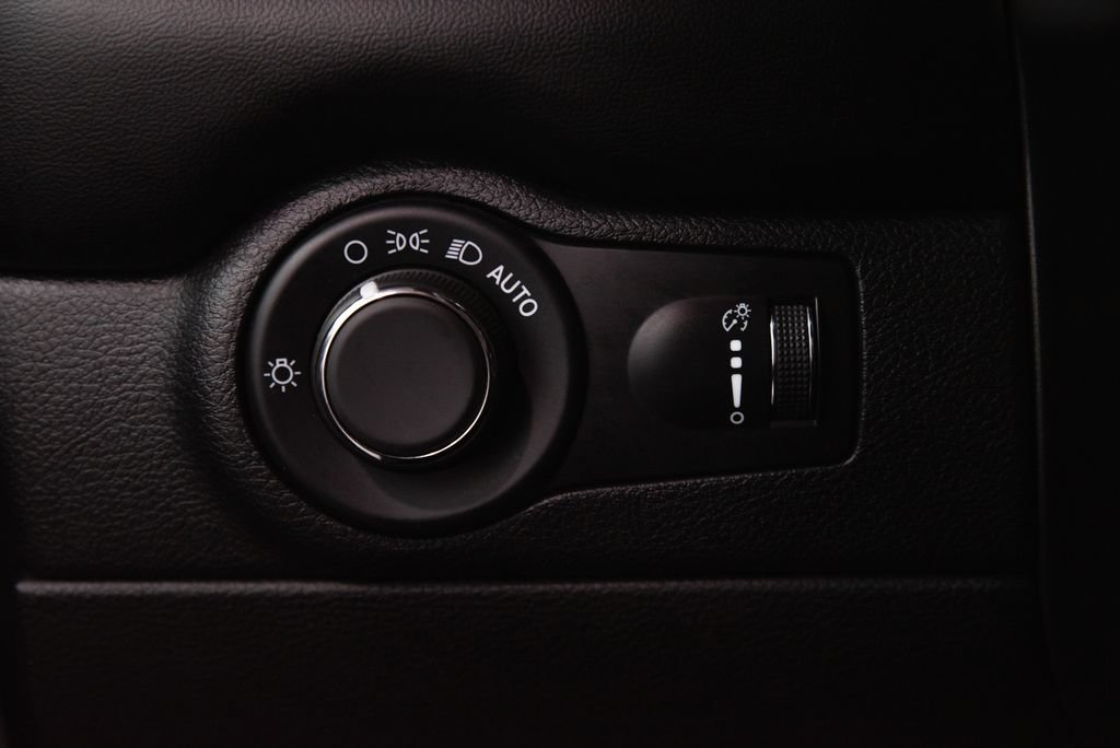 Used 2025 Dodge Durango GT AWD/4WD image 30