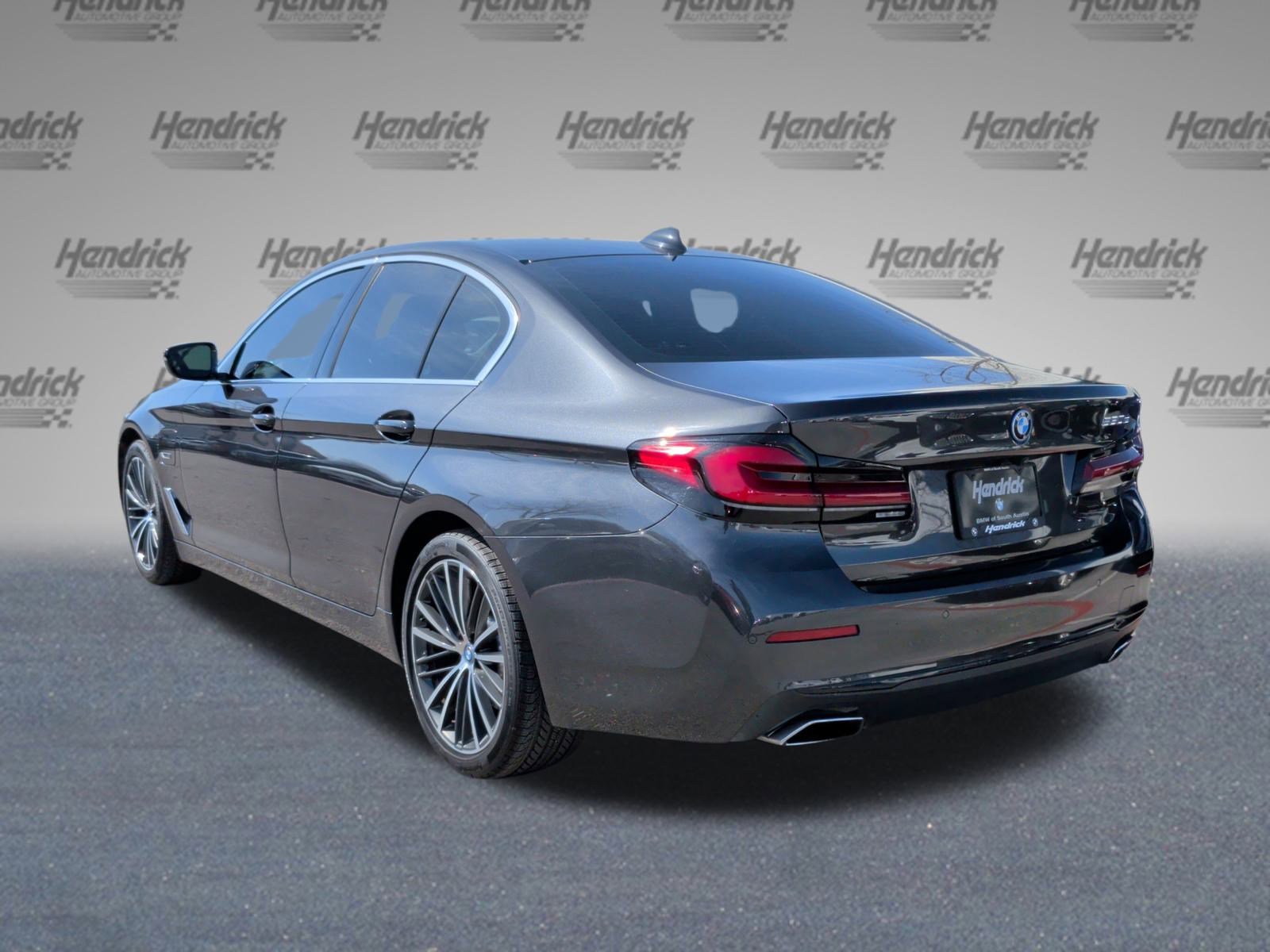 Certified 2023 BMW 530e w/ Premium Package image 9