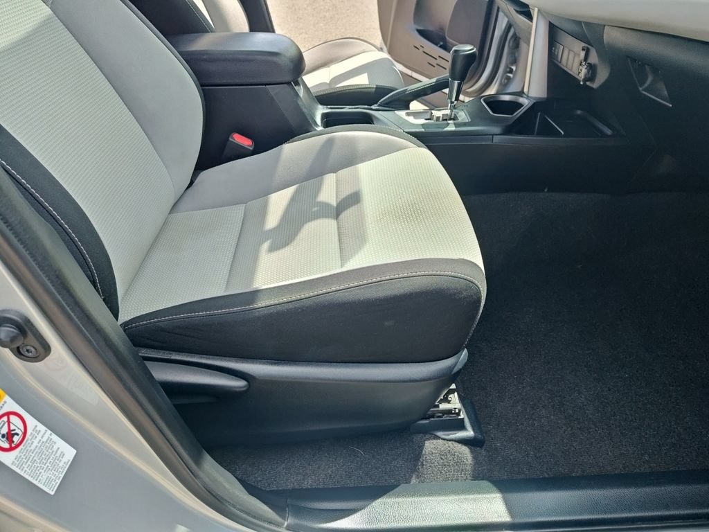 Used 2016 Toyota RAV4 XLE AWD/4WD image 31