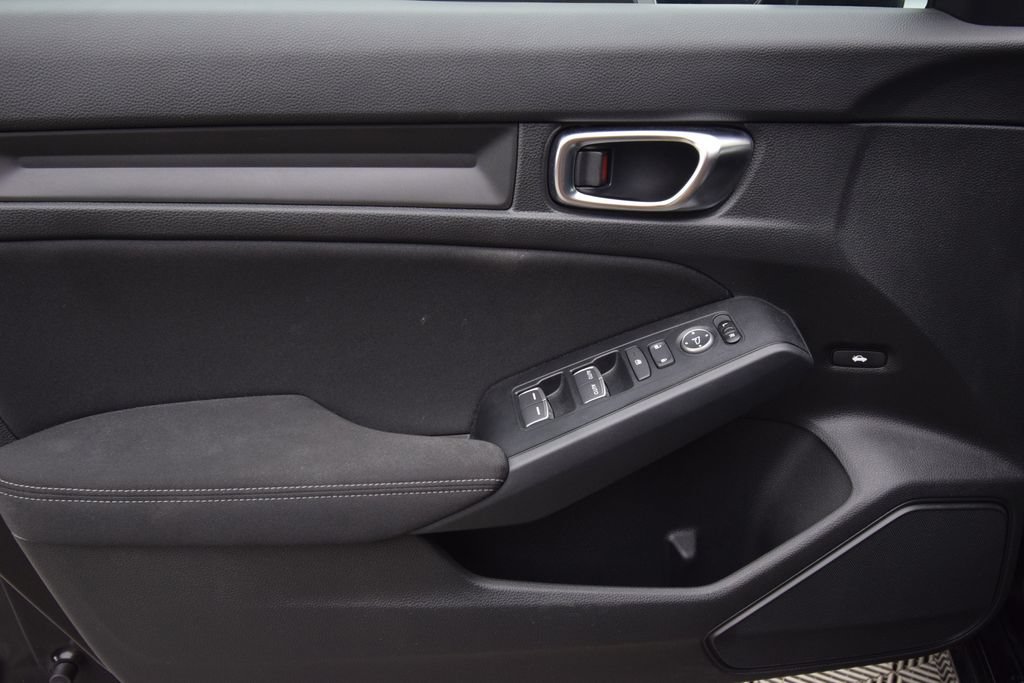 Used 2025 Honda Civic Sport image 25