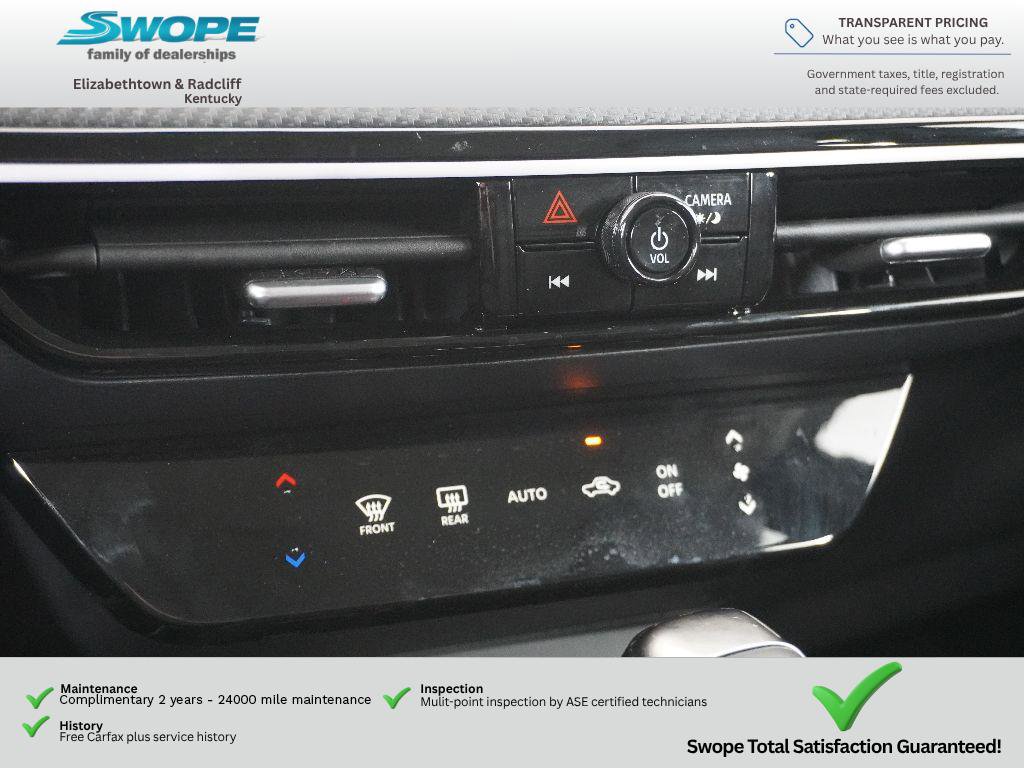 Used 2025 Nissan Kicks SR AWD/4WD image 19