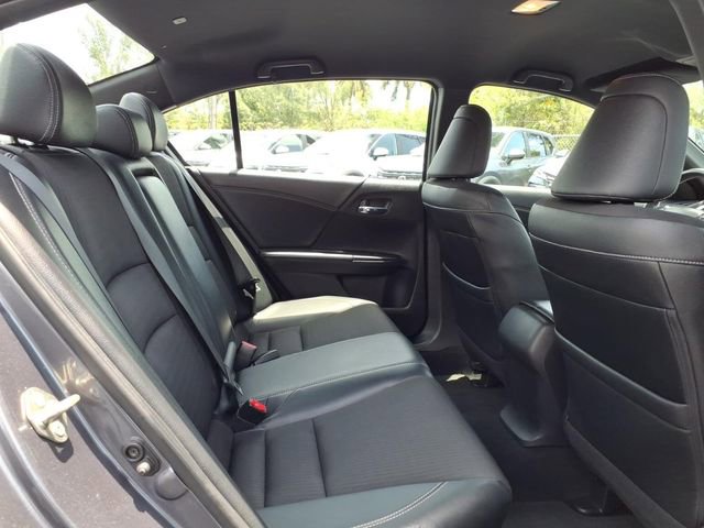 Used 2017 Honda Accord Sport image 8