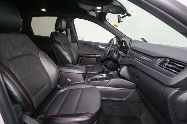 Used 2024 Ford Escape ST-Line w/ Tech Pack #1 AWD/4WD image 17
