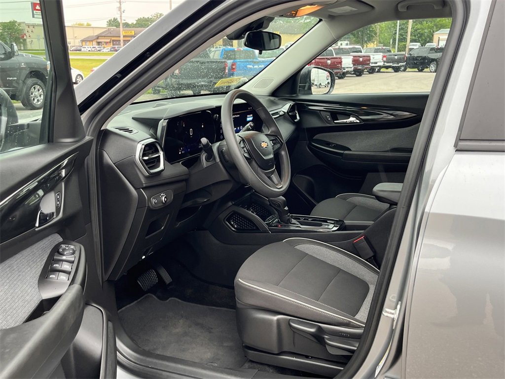 Used 2024 Chevrolet TrailBlazer LS w/ LS Convenience Package image 14