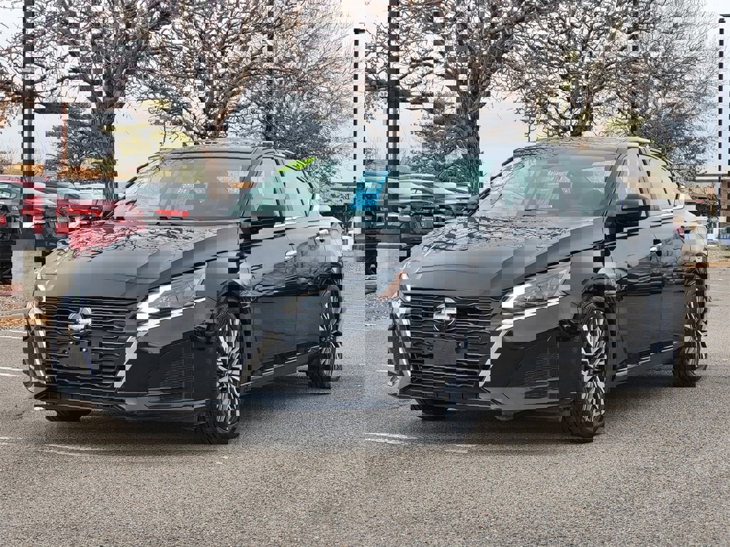 Used 2024 Nissan Altima 2.5 SV image 4