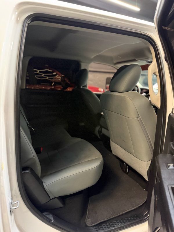 Used 2018 RAM 2500 Tradesman w/ Chrome Appearance Group AWD/4WD image 11